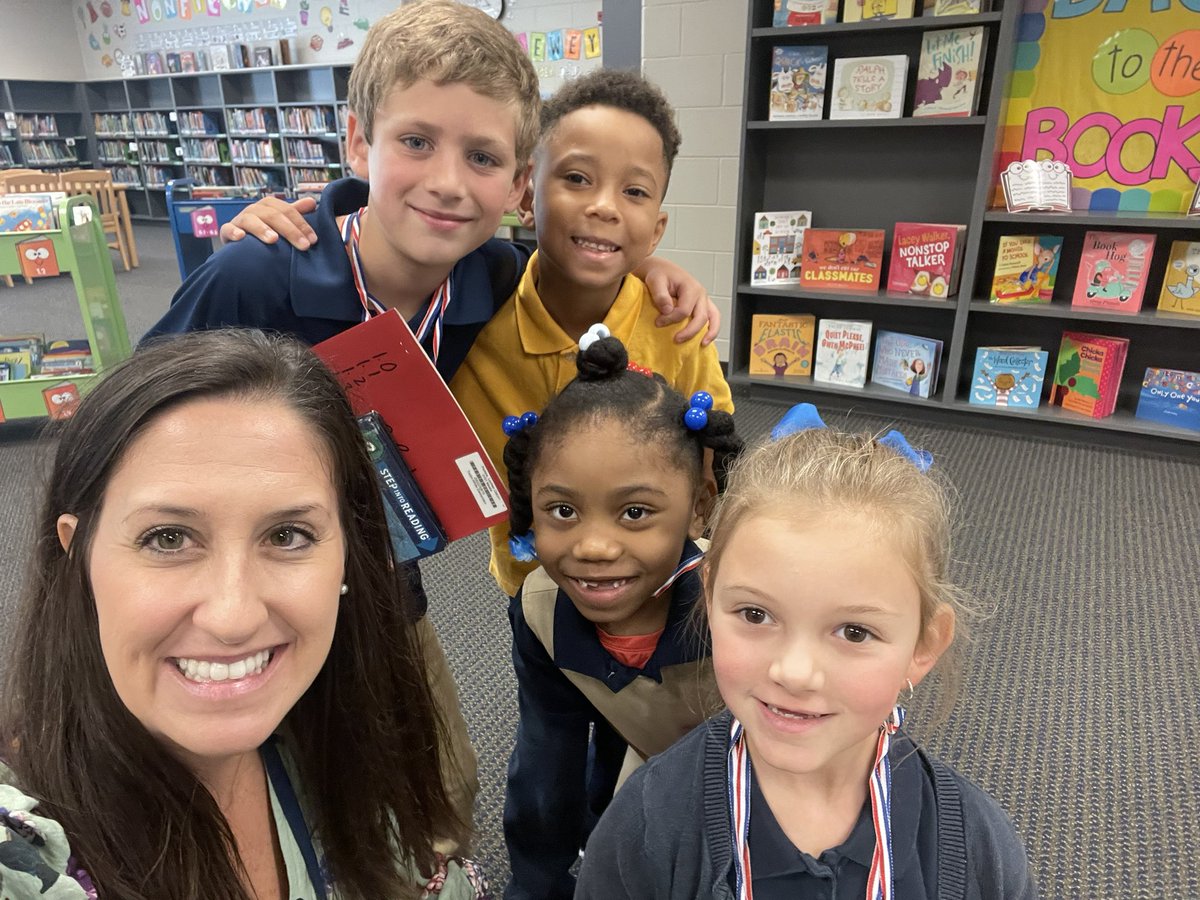 brooke_young1's tweet image. Week 1 of library classes and open checkout at Taylor-White! Excited to kick off the year!! @TaylorWhiteElem @MobilePublicSch #AimForExcellence #LearningLeading