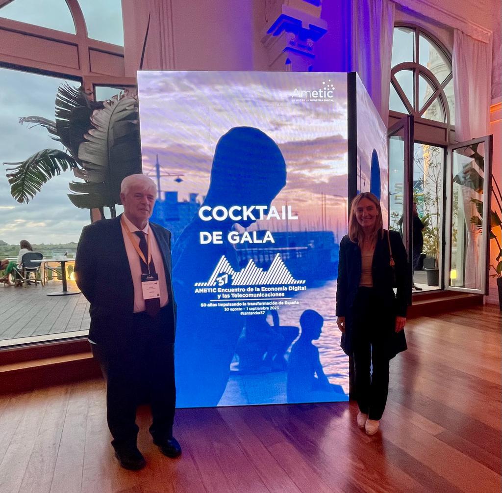 easycommercetec's tweet photo. 🚀 EasyCommerce en el epicentro de la transformación digital: ¡Presentes en el 37º AMETIC
Encuentro de la Economía Digital y las
Telecomunicaciones con nuestra CBO & Co-Founder @VaneLucchesi y @jmlouzao!🌐✨
#EasyCommerceEnAMETIC37 #TransformaciónDigital
#Innovación #Networking https://t.co/XlFXpgISgr