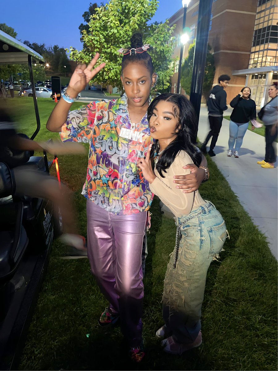 IAMPINKMONI's tweet photo. Felt so good to be back on Bowieโs Campus & then to have the opportunity to perform alongside so many amazing artists! It was LITTT! ๐ฅ๐ฅ๐ฅ
#DTLRHBCUTOUR https://t.co/dRGVi88qg6