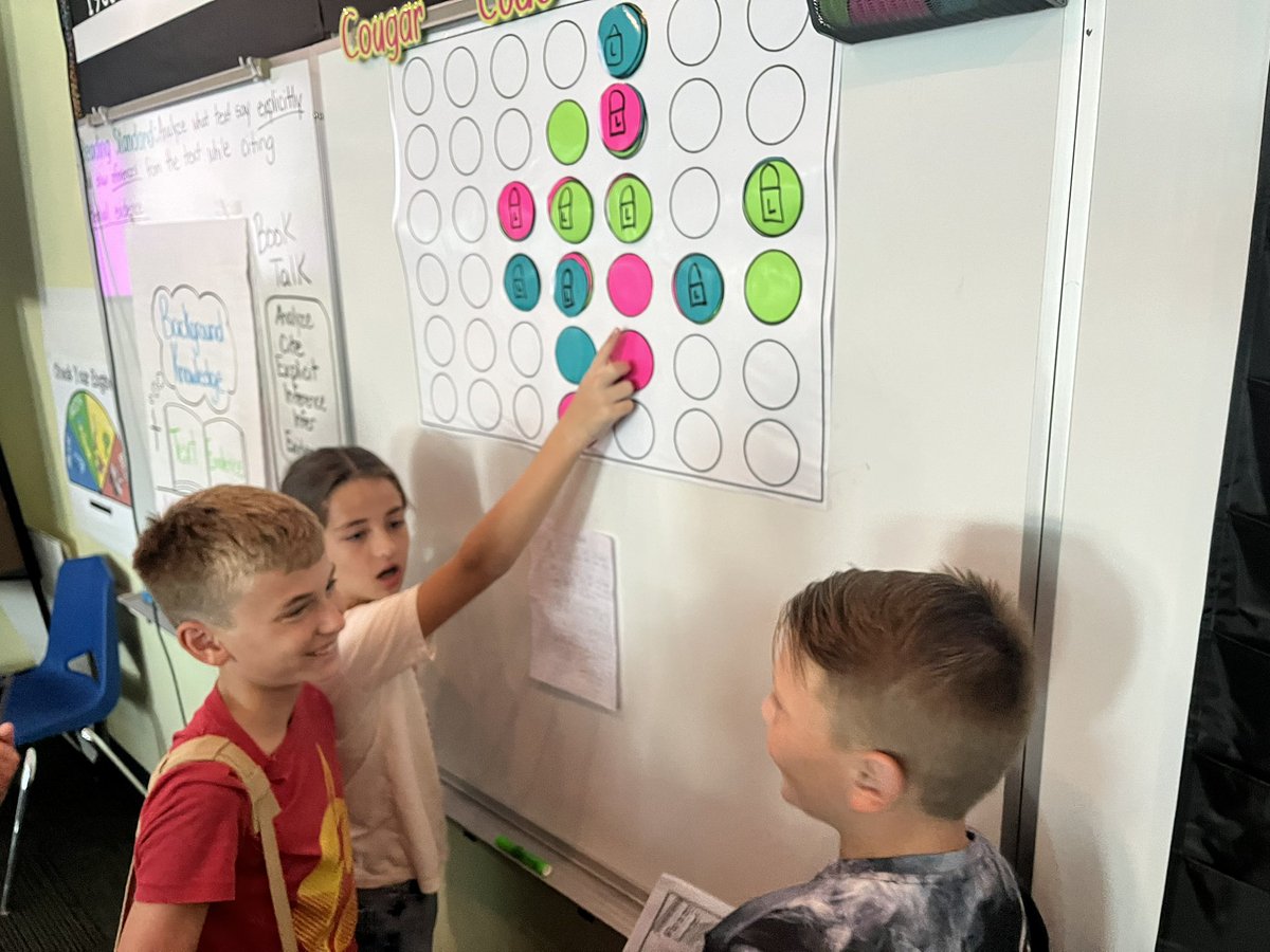 RogersRead's tweet photo. Cougar Code Challenge Connect 4. Each class can place, steal or lock a position. 1 chip/class daily with positive behavior. 💚decided diplomacy was the answer and wrote up a contact of trade.
Class 1 🩵
Class 2 💗
Class 3 💚
#RogersReaders #TryDiplomacy🤣 https://t.co/8ETlMAXzad