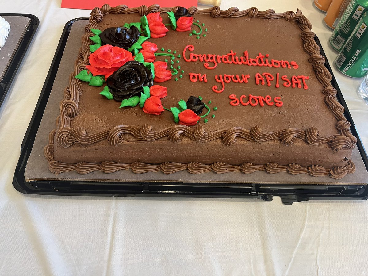LvarnadoD's tweet photo. Celebrating the achievements of the Business and Finance Academy and IB students on the AP test and the SAT test. https://t.co/ZCKhEjayPS