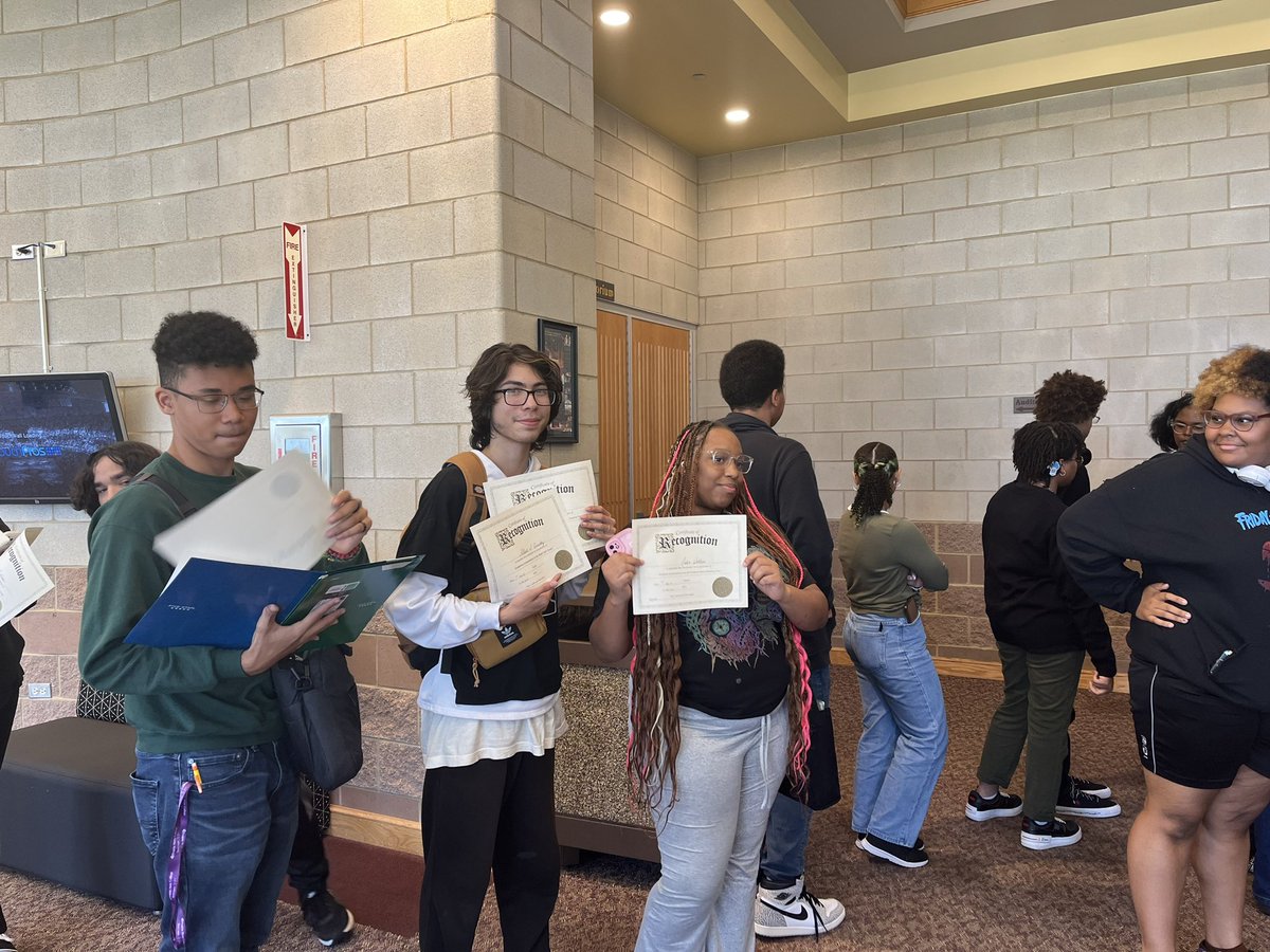 LvarnadoD's tweet photo. Celebrating the achievements of the Business and Finance Academy and IB students on the AP test and the SAT test. https://t.co/ZCKhEjayPS