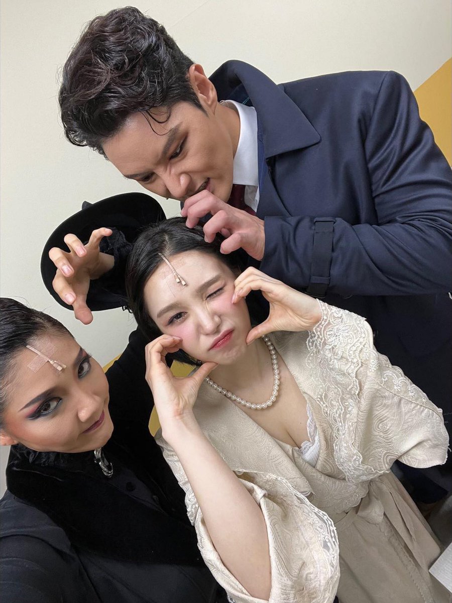 ask jack and mrs. danvers to take pictures, i didn’t expect them to be so expressive... i should have asked them to take more photos 📸