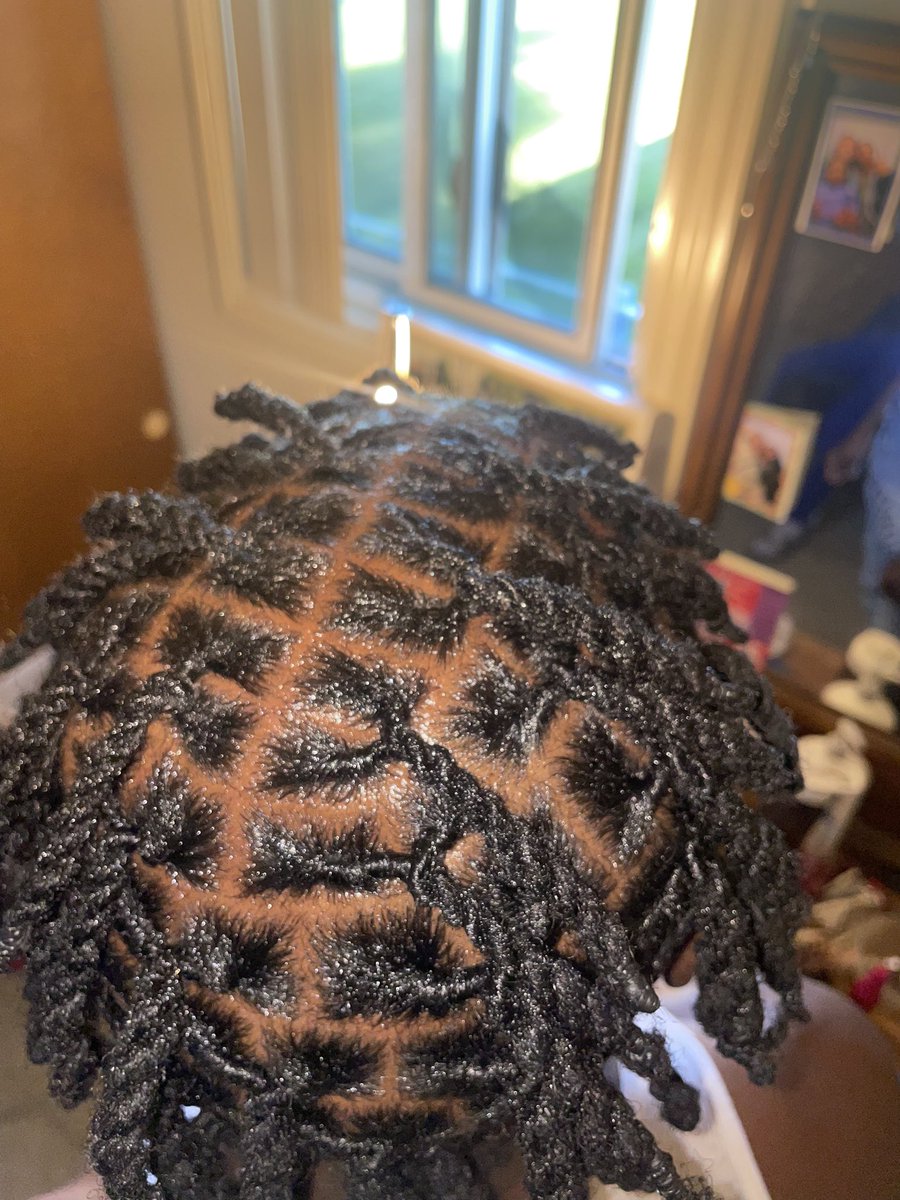 6ubsonthatshit's tweet photo. Y’all think I’m hard 🔥🔥?
#retwist #locstyle #detroitstylists #twostrandlocs https://t.co/UN2CfHcHiJ