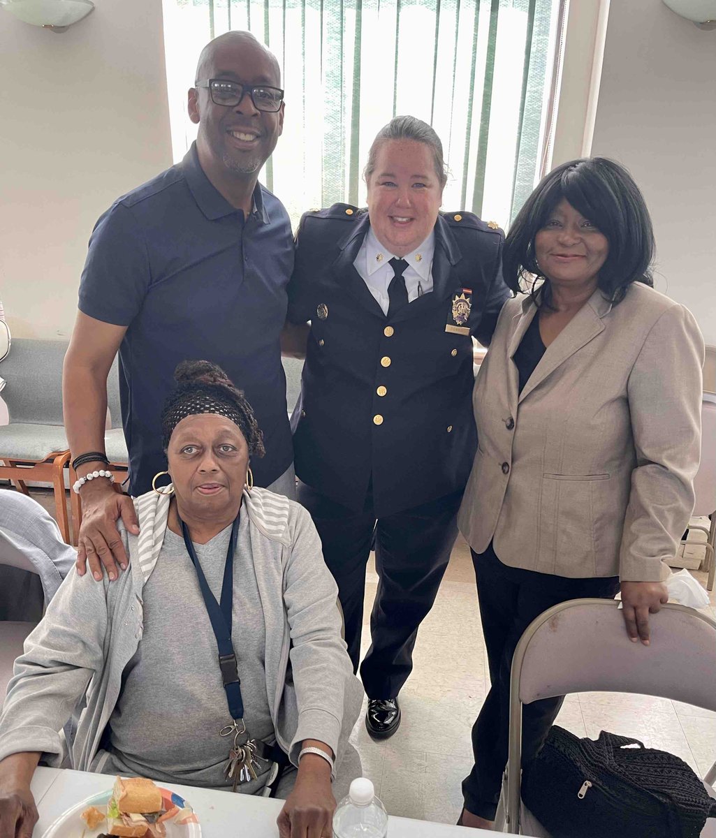 NYPD115Pct's tweet photo. The 115th Precinct and 114th Precinct teamed up for the Breaking Bread, Building Bonds event yesterday afternoon. Thank you to everybody who joined us for a remarkable afternoon of great discussions and community collaboration.
#nycbreaksbread https://t.co/3H4tJRgHmX