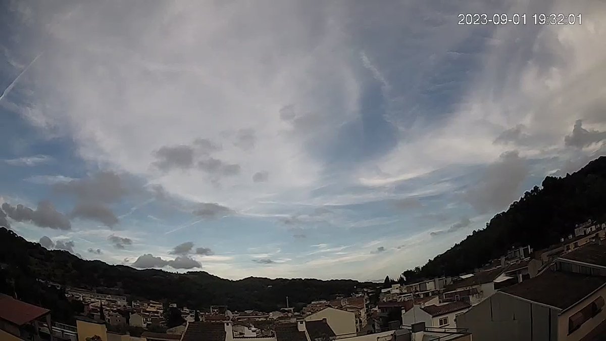 MeteoAdM's tweet image. #Bonanit des de la part alta d'#ArenysdeMunt Avui hem encetat el #setembre2023 i la #tardormeteorològica amb més #caloreta que dies passats havent sobrepassat la marca dels 27°C en un dv tranquil marcat per un cel força canviant que mostrava símptomes de CANVI de temps #Batec