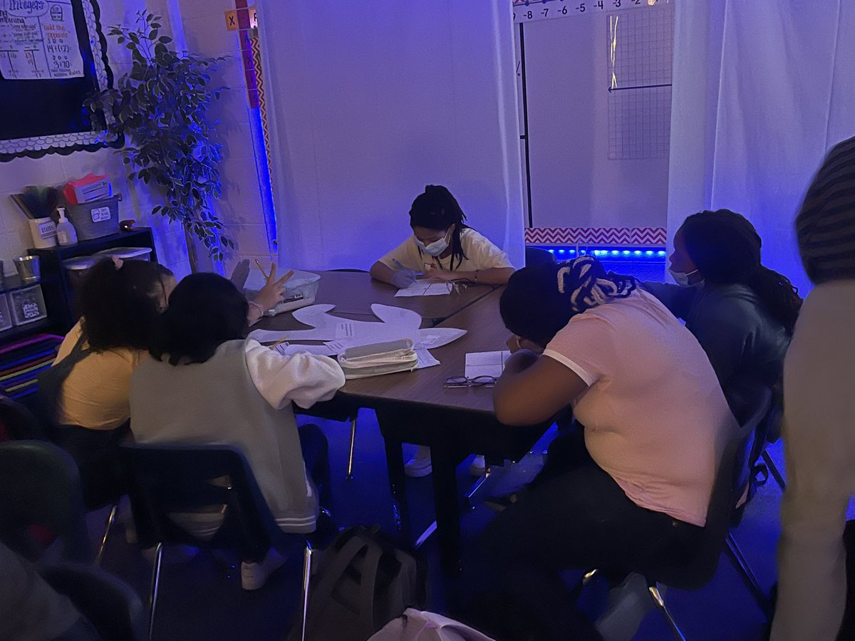 humphreys_math's tweet photo. One of my favorite days of the year!! Rational Number Operation Surgery time🙌🏻🩺🩻 #mathcanbefun #levelup #gocougars @StrackKISD @KleinISDMath https://t.co/o5ZfuCWvwS