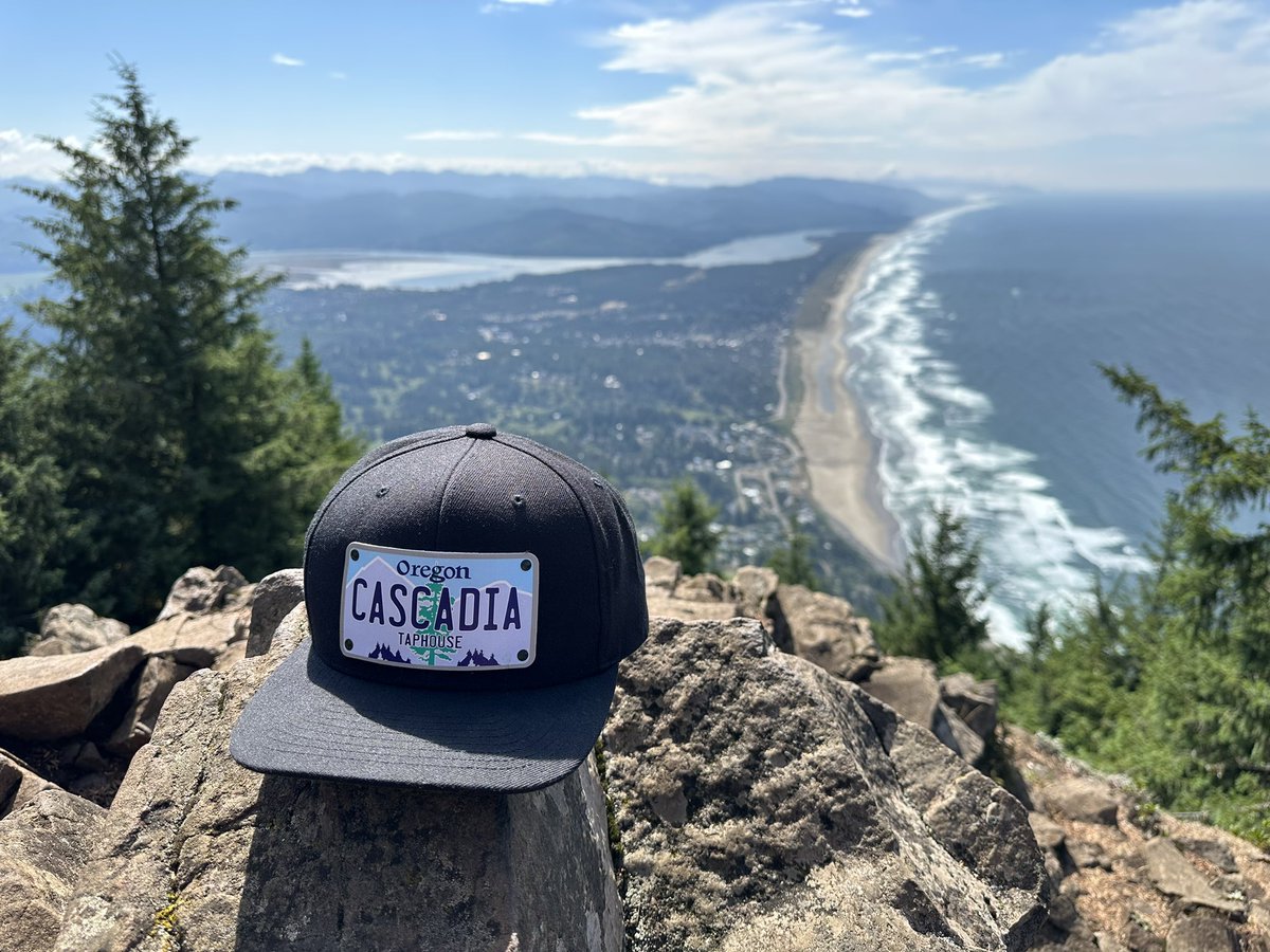 It’s always sunny in Cascadia. #manzanita