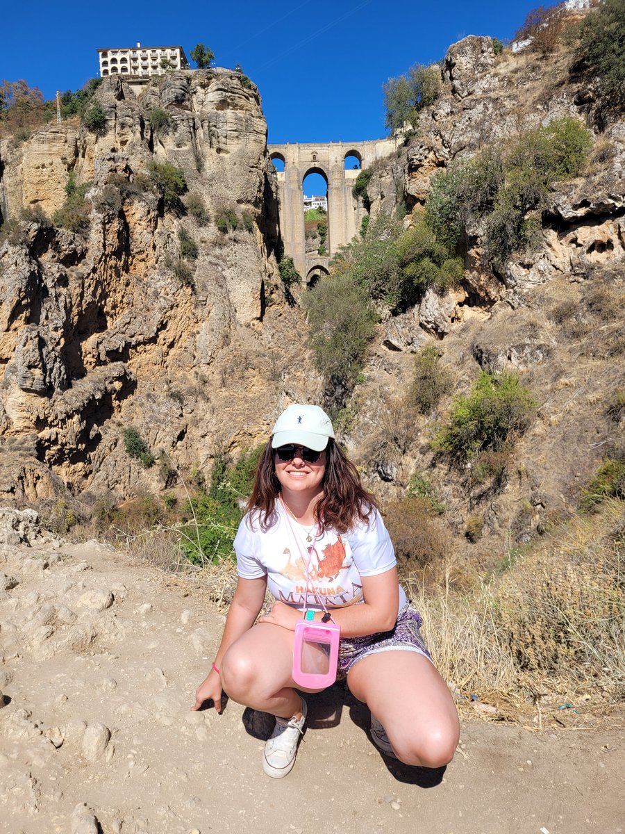 Helensperez's tweet photo. Feliz viernes ⛰️🍃 #Ronda https://t.co/thx12CDjkD