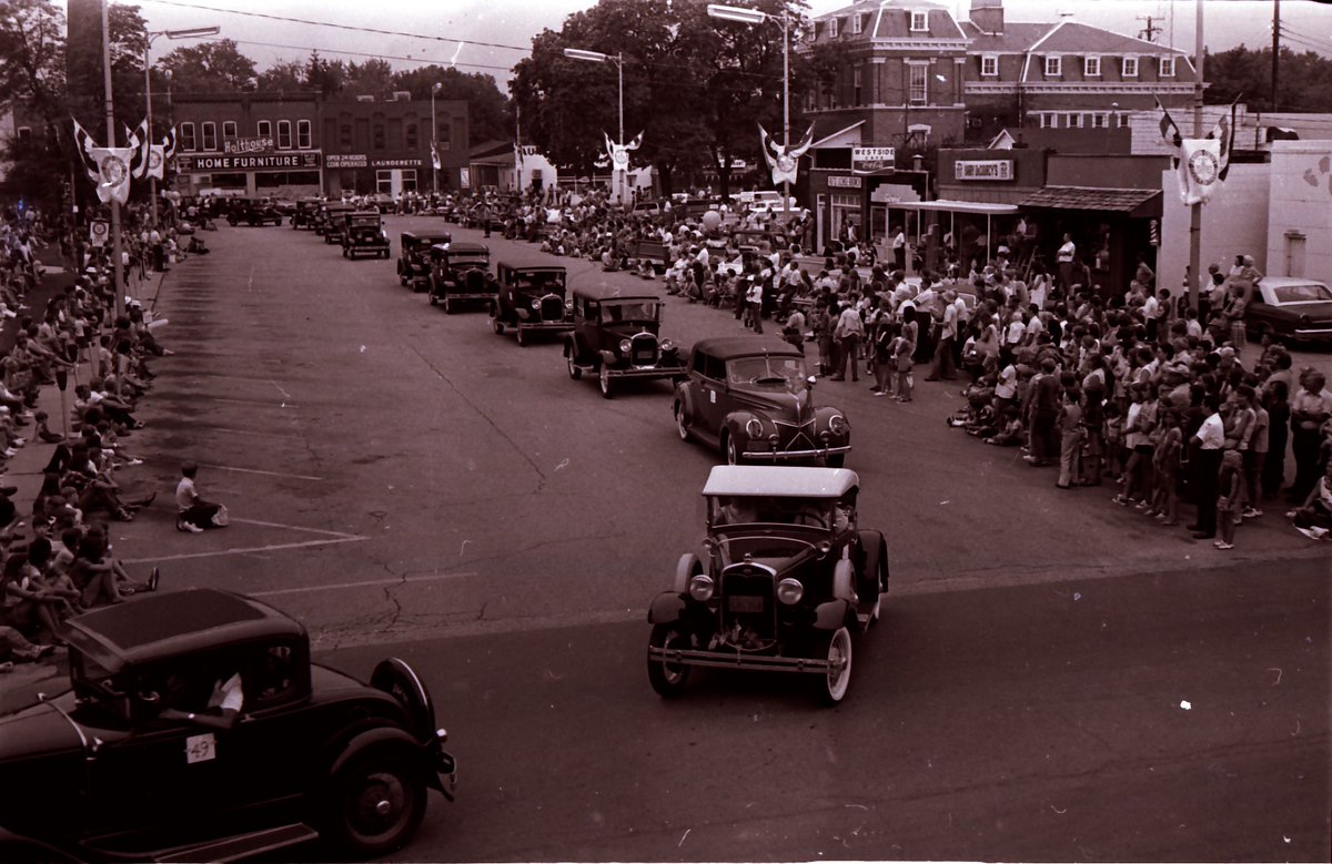 johnsoncomuseum's tweet photo. For today's #ArchivesHashtagParty, we're celebrating #ArchivesCommunity! Johnson County loves a parade, so here is the community coming together to celebrate the county Sesquicentennial in 1973. In a few weeks, we'll have a parade to celebrate our Bicentennial! https://t.co/NANKtQjQqu