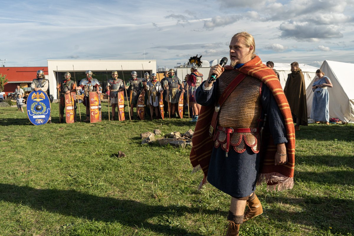 rimske's tweet photo. První den 4. ročníku festivalu GERMANIA SUBACTA se odehrál v sluncem prozářené a příjemné atmosféře. Zítra bude program  ještě bohatší a buďte si jistí, že jste římské legionáře a germánské bojovníky neviděli na místě s tak nádherným výhledem! Zítra od 10:00, jste srdečně zváni! https://t.co/L469usKL2i