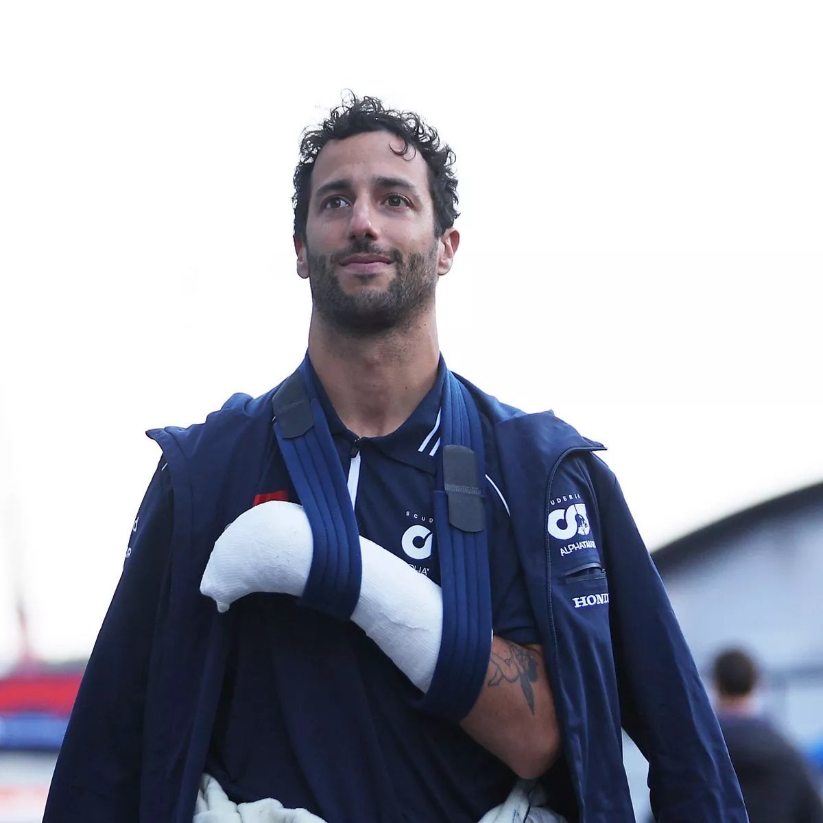 RBR_Daily's tweet photo. 🚨 NEW: Helmut Marko has revealed that Daniel Ricciardo is unlikely to return for the Singapore and Japanese Grands Prix

"In the very best case, the first race which he will be back is Singapore, however, this is physically one of the most extreme circuits."

"[He] is unlikely [to return there] and the same is actually true of Suzuka."

[@Racingnews365] #F1