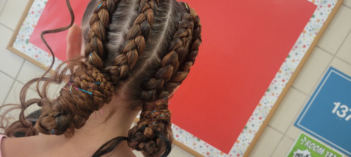 Thank you to all the stylists who made today's Cuts, Braids and Backpacks event a huge success <a href="/RCSDsch45/">Mary McLeod Bethune</a>. Also a big shout out to <a href="/CenterForYouth/">Center For Youth</a> for support. #ONERCSD #WeAllHaveSuperPower <a href="/rm515151/">Rhonda Morien</a> @DeputyDStrick <a href="/drpeluso/">Dr. Carmine Peluso</a>