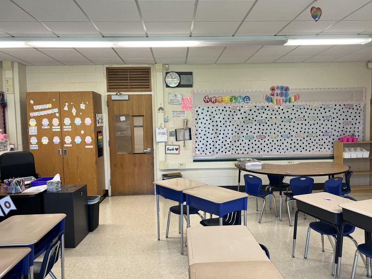 msgalloteaches's tweet photo. Thrilled for this classroom to be filled with students next week!! #SucessAtCRES https://t.co/bN4YGz5Ltg