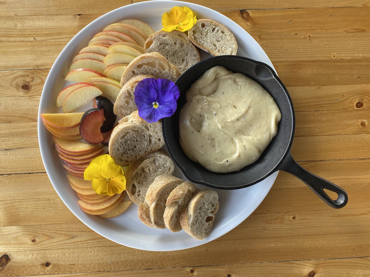 upperbench's tweet photo. September Corks & Curds Club recipe. French Gold Fondue For Two. Using our newly released 2022 Pinot Blanc and our gorgeous Upper Bench French Gold.
Are you a member yet?
#cheese #canadiancheese #handcrafted #supportourcheesemakers #supportsmallbusiness #wine #bcvqa #explorebc https://t.co/arcY0ESyuB