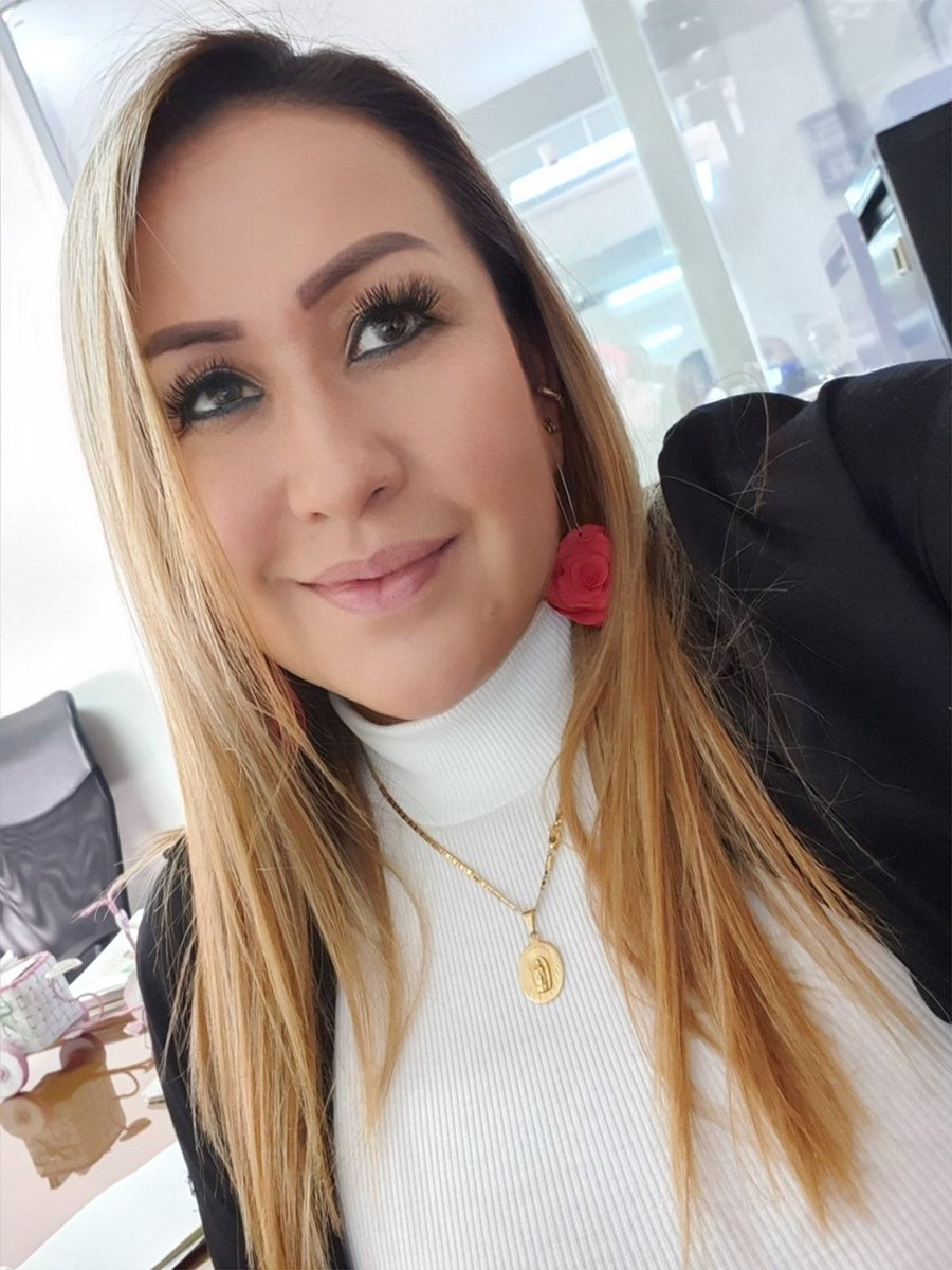 AdrianaRuizH's tweet photo. Viernes👄❤ https://t.co/nDL7PQGVUf