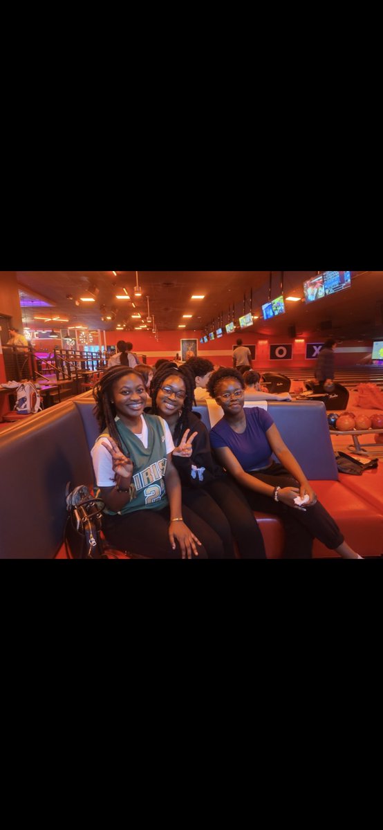 UMass_Chan_OCGR's tweet photo. #DynamicFutures Day 8 Recap Pt. 2: Students enjoyed a fun night @BowleroBowl 🎳 https://t.co/zk3oqTlxMZ