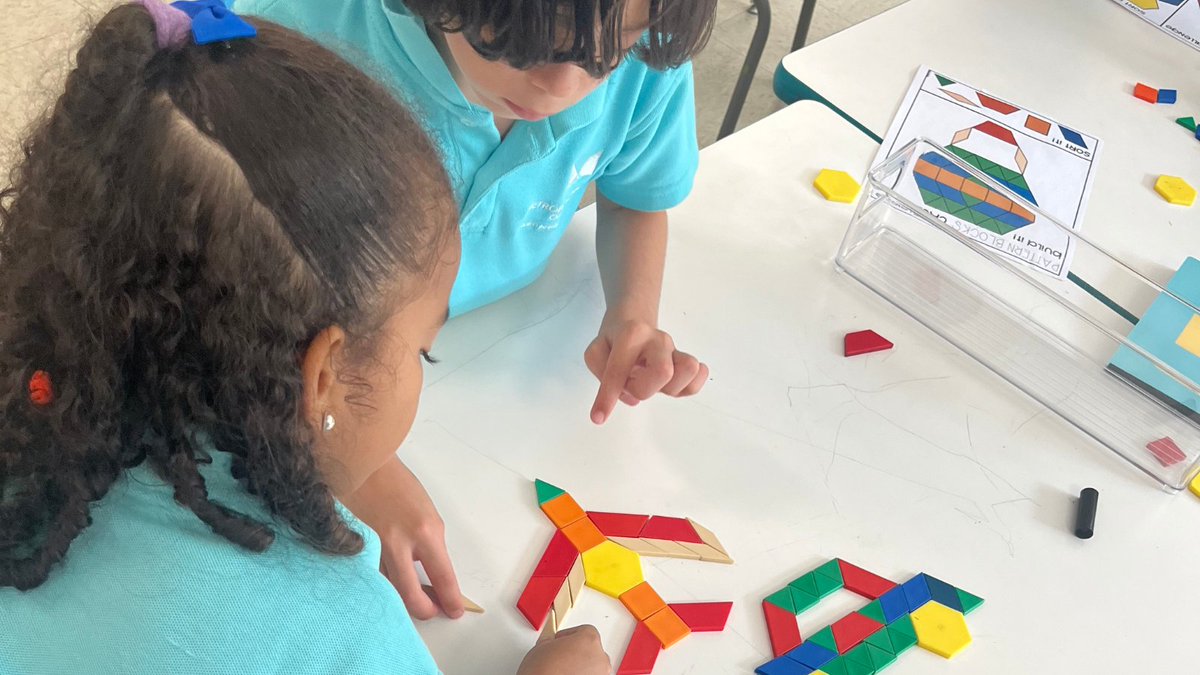 METSchoolPanama's tweet image. #METStudents from 1st Grade are on a mathematical journey and it's all about shapes! They are discovering circles, squares & triangles! Through hands-on activities and engaging lessons, they're not just learning about shapes; they're creating them!
#METSchoolPanama
