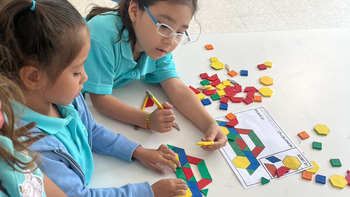 METSchoolPanama's tweet image. #METStudents from 1st Grade are on a mathematical journey and it's all about shapes! They are discovering circles, squares & triangles! Through hands-on activities and engaging lessons, they're not just learning about shapes; they're creating them!
#METSchoolPanama