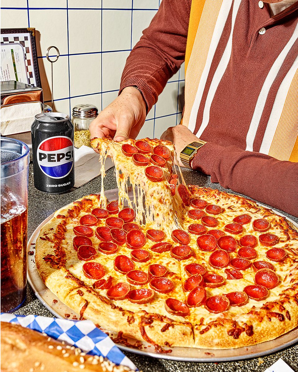 Think we found the cure to Sunday scaries. New look, still #BetterWithPepsi 🍕#Pepsi125