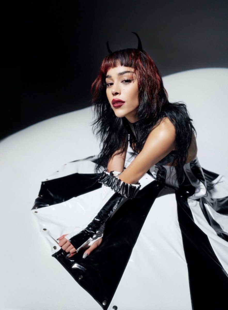 La princesa del pop latino <a href="/dannapaola/">nini 🎀 TXT CB APRIL</a> tiene los MAYORES debuts semanales de canciones en solitario por una artista mexicana en Spotify 2023 con “1Trago” (3.9M) y “Tenemos que hablar” (3.3M)!