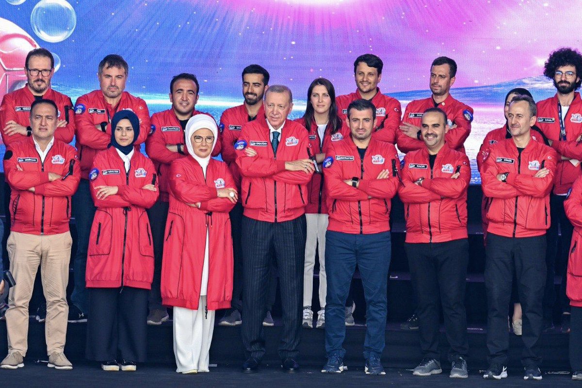 mfatihkacir's tweet image. Cumhurbaşkanımız Sn. @RTErdogan: 
“Bu milletin damarlarında dolaşan özgürlük tutkusunu anlamak isteyen, gelsin burada sizlere baksın.”

TEKNOFEST Ankara, 1 Eylül 2023