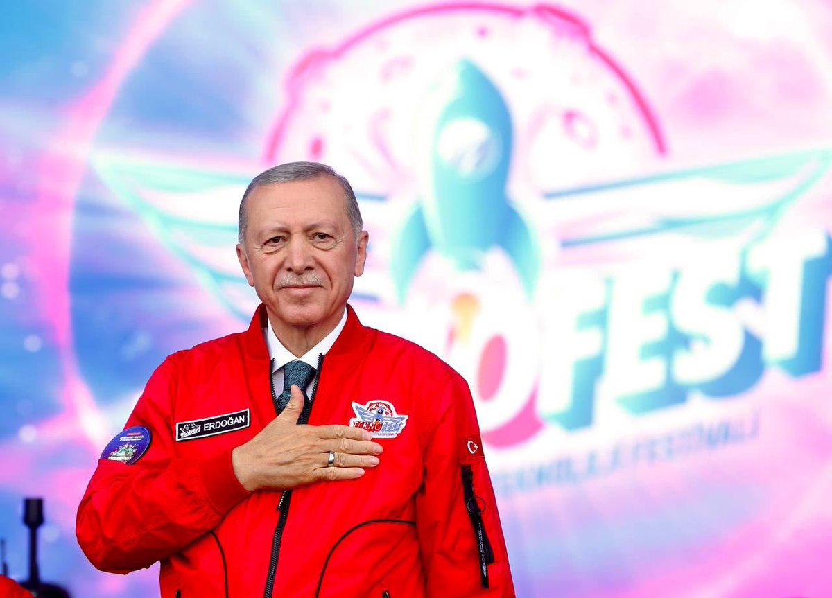 mfatihkacir's tweet image. Cumhurbaşkanımız Sn. @RTErdogan: 
“Bu milletin damarlarında dolaşan özgürlük tutkusunu anlamak isteyen, gelsin burada sizlere baksın.”

TEKNOFEST Ankara, 1 Eylül 2023