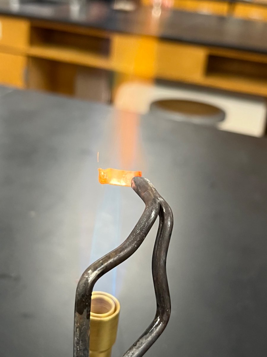 floydtheteach's tweet photo. First lab day! I have Ss practice setting up the Bunsen burner and figure out where the hottest spot is with copper wire. They were mesmerized 😯 
#iteachchem https://t.co/NbcsfOatfP