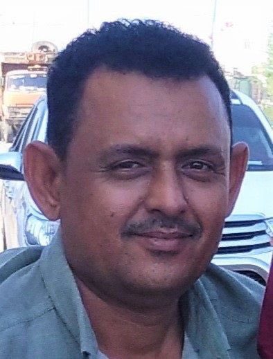 تعرفنا على الانسان مجاهد القب 
عرفناه مدافعا عن حقوق الإنسان وكان  فهرس في عرض انتهاكات مليشات الحوثة  وخاصة في ملف الألغام في تهامة

الحرية والعدالة لمجاهد القب والخزي والعار لمن اعتدى عليه .