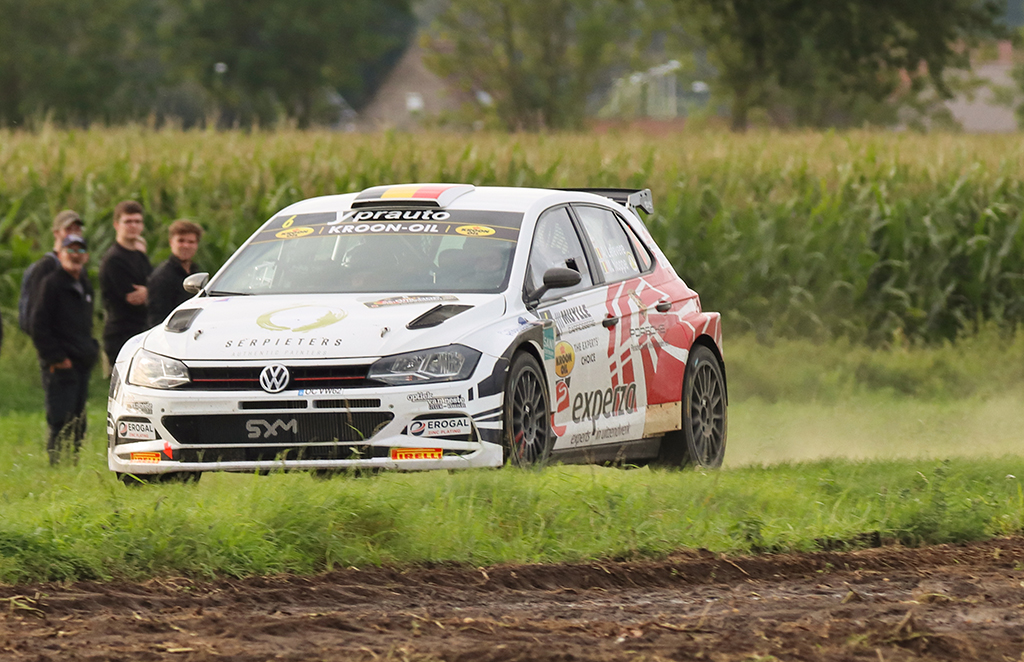 LFeys's tweet image. Vandaag rally in Roeselare.
Hieronder de top 3 na de eerste dag.
Reynvoet, Verstappen, Lefevere.
#Rally #Roeselaere #Omloop #Omloop_van_Vlaanderen