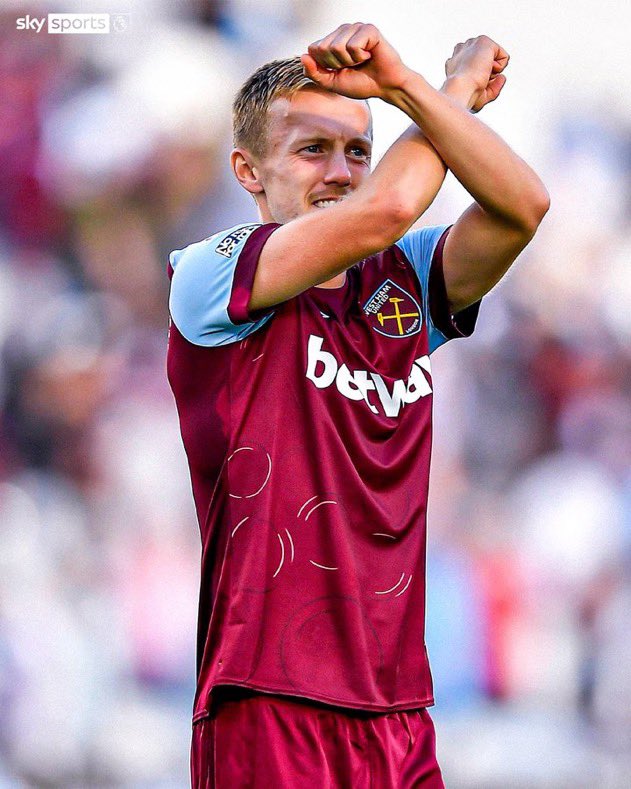 CallumWHU_'s tweet photo. JWP after 3 games played for West Ham:

1 goal ⚽️
3 assists 🎯

Game changer. https://t.co/MNzphDdnGj
