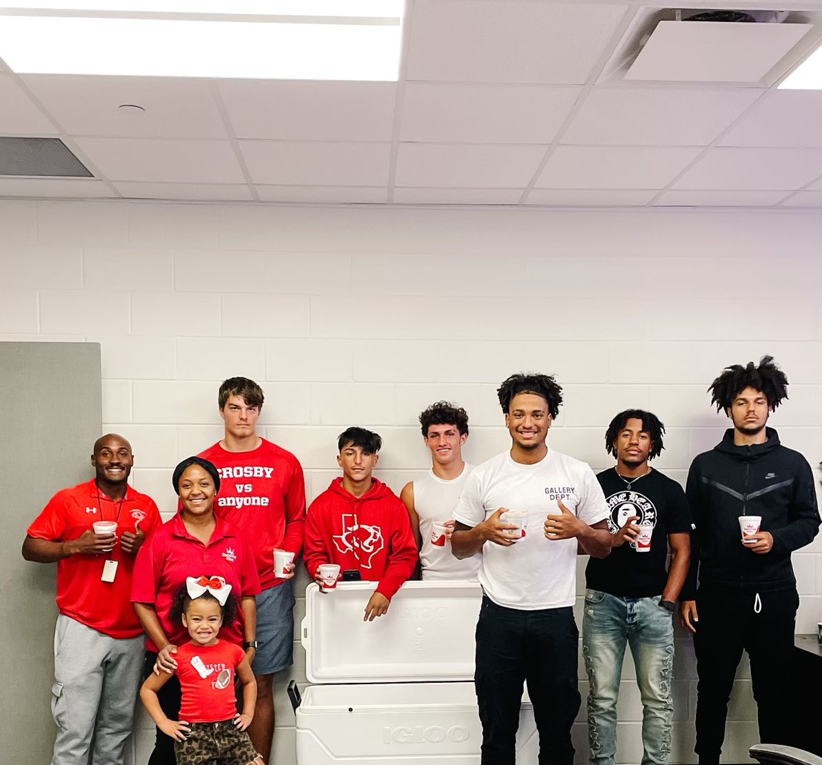 Thank you to Smoothie King in Crosby for their smoothie donation to the football team today!🏈
