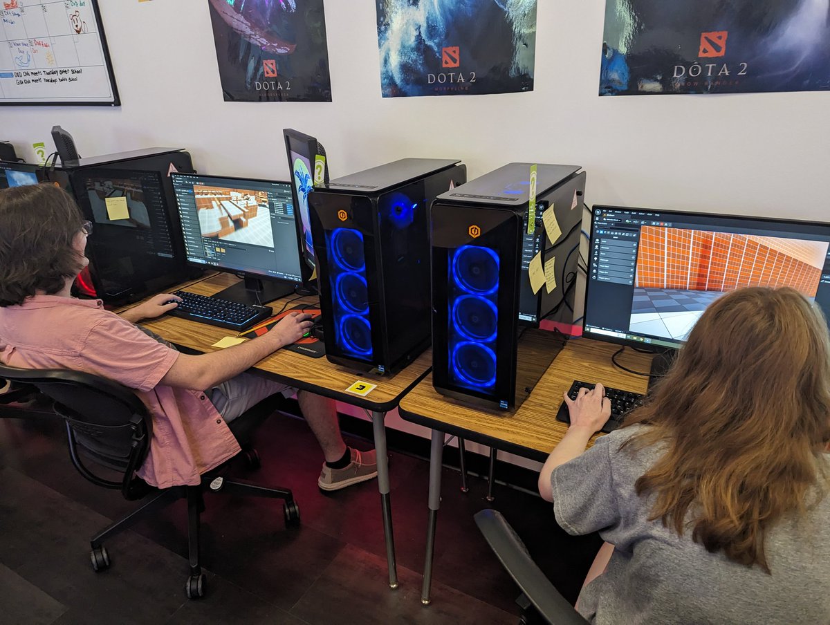 UCAGameDev's tweet photo. Game design 2 students giving critiques with sticky notes add they play test each other's level block outs - screenshots coming soon!! #gamedev #UE5 https://t.co/aADu1hnFyH