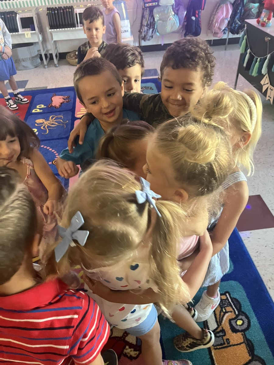 SCEThies's tweet photo. Let’s give it up for our first V.I.P. of the school year! Chloe has ROCKED her transition to Kdg. You’d think she’s been doing this for years! She is a top notch listener, a great friend, and sweet as can be. We are so lucky to have you on our team, Chloe! #SCEsoars #VIPFriday https://t.co/tmtGSlsyDB