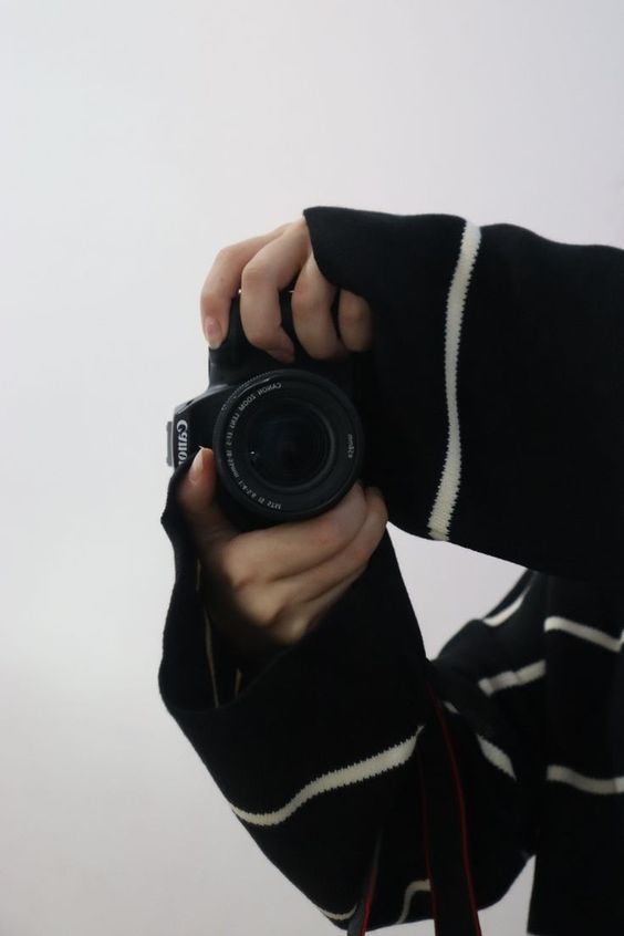 AtmCreativa's tweet photo. En la era digital en la que vivimos, la comunicación se ha vuelto más visual que nunca.
La fotografía ha adquirido un papel fundamental en nuestra sociedad, ya que tiene el poder de transmitir mensajes de manera rápida y efectiva.
En este artículo: https://t.co/jlEOmqyNCL https://t.co/KhlLpQQeu8