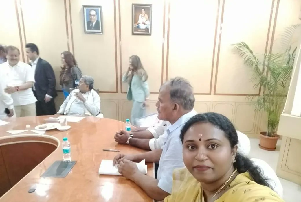 PresidentHennur's tweet photo. Ganiga Samaja meeting with Shri Siddaramaiah  #Chief #Minister of #Karnataka 

#DKShivakumar  #kjgeroge  #Siddaramaiah #swapnachandrashetty 

@kjgeorgecongress @sidddaramaiah @dkshivakumar_official @nalapad @congress_karnataka @byrathisuresh_official @kusumah_inc @ https://t.co/YhdiywGHJL