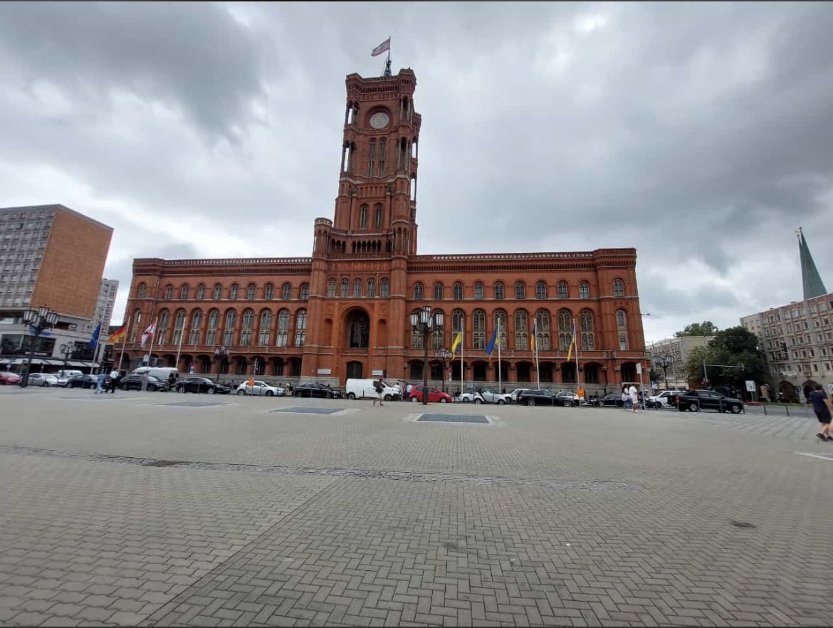 TravelM75875231's tweet photo. Back in Berlin! #berlin #germany #deutschland #rotesrathaus #olympiastadion #berlinerfernsehturm #fernsehturm #travelmate #travelling #reisen @visitberlin @VisitGermanyUK #hertabsc https://t.co/LYGwVfpugf