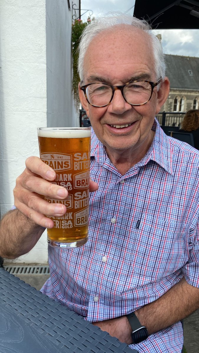 malctheump's tweet photo. Weekend off for @malctheump at the @speedwaygp Cardiff. Light refreshment in Llandaff https://t.co/kt9M3pgXVN