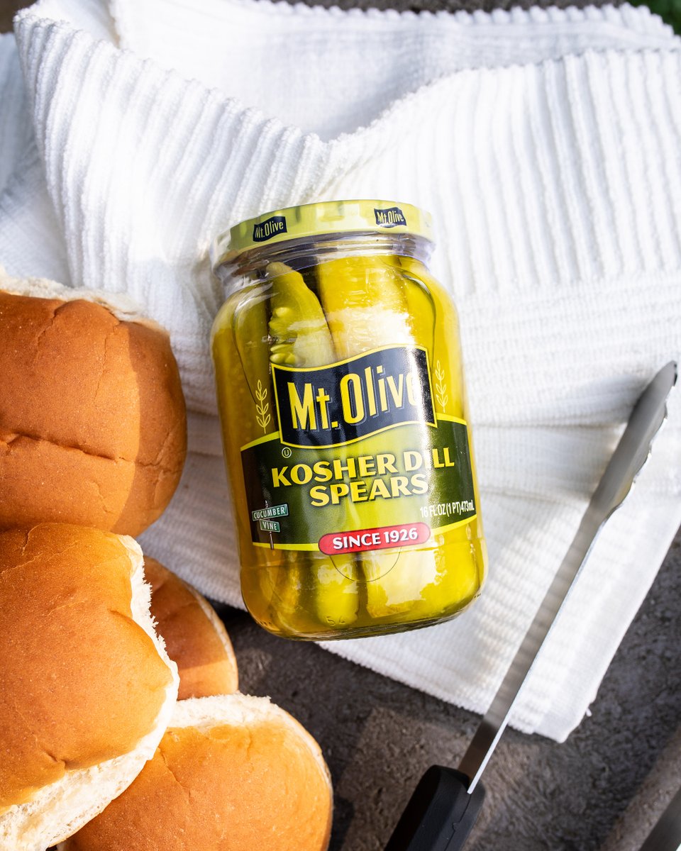 MtOlivePickles's tweet photo. 😉 Make sure you stock up on the most essential ingredient for your cookouts.
📷: @pkgrills @resplendagram
#Pickles #Cookout #BBQ #Grilling #Grillin #Grillmaster #LaborDay #LongWeekend #Burgers #HotDogs #KosherDill #KosherDillPickles #KosherDillSpears #PickleChips https://t.co/AWYnzh1zJa