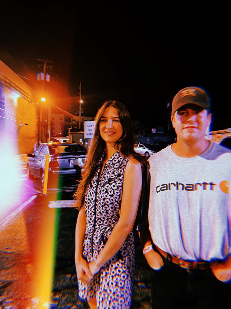 johnny_reeves_'s tweet photo. dear @WeyesBlood, your music is so important to me and i'm really thankful to be alive during the time that you're creating art. it was such a pleasure meeting you the other day! https://t.co/ueyVbsJilU