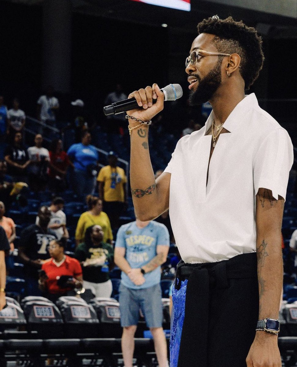 Singer <a href="/thejasonivy/">Jason Ivy</a> singing the National Anthem for the <a href="/chicagosky/">Chicago Sky</a>