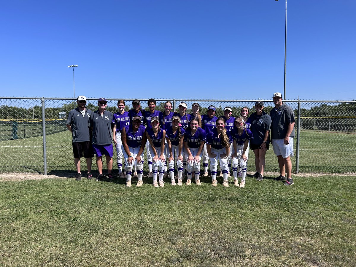 PHS_stitchball's tweet photo. Joplin tournament today!  Girls surprised us with some pink for Judy!!!! https://t.co/Wax9wfWS7n