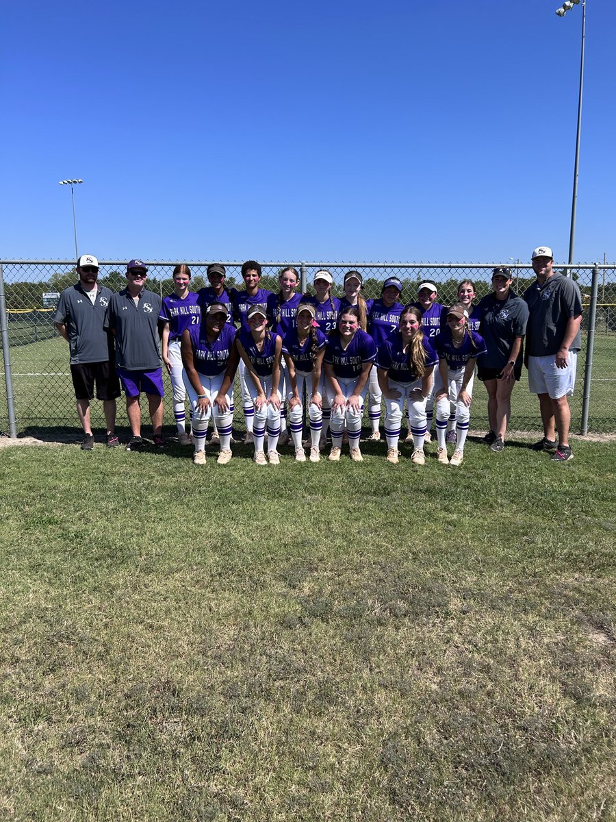PHS_stitchball's tweet photo. Joplin tournament today!  Girls surprised us with some pink for Judy!!!! https://t.co/Wax9wfWS7n