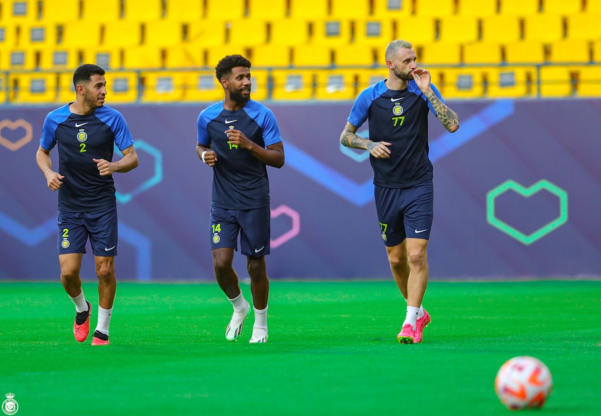 AlNassrFC's tweet photo. من على ملعبــه 💛
يختتم #النصر استعداداته لمواجهة الغـد https://t.co/ydPxZdGgIi