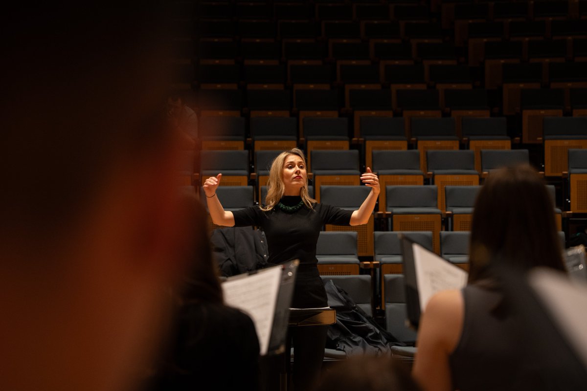 Sing_Ireland's tweet photo. We💛 a #FlashbackFriday! 

This week the spotlight is on our 2023 Conductor-in-Training, Mary Walsh. 

To read more about Mary and #SingIreland's  Conductor-in-Training opportunity for musicians in the early stages of their conducting career see https://t.co/yxouW6wQH3 #IYC2023 https://t.co/nwkEeGN1Eu