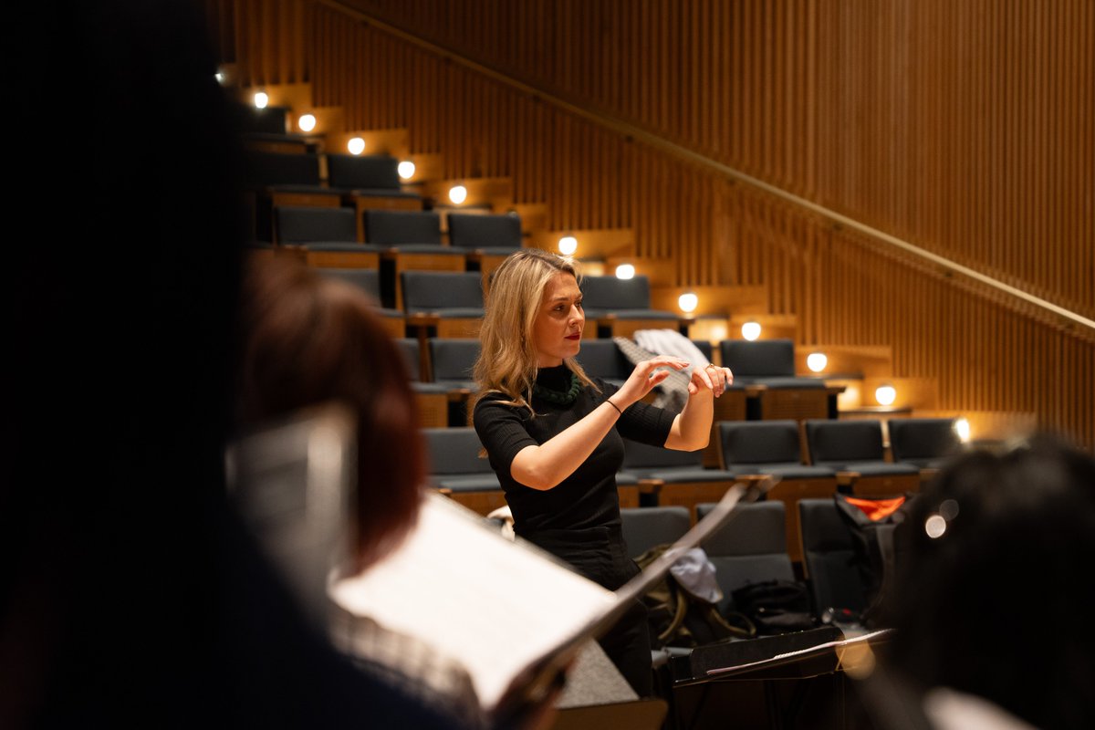 Sing_Ireland's tweet photo. We💛 a #FlashbackFriday! 

This week the spotlight is on our 2023 Conductor-in-Training, Mary Walsh. 

To read more about Mary and #SingIreland's  Conductor-in-Training opportunity for musicians in the early stages of their conducting career see https://t.co/yxouW6wQH3 #IYC2023 https://t.co/nwkEeGN1Eu