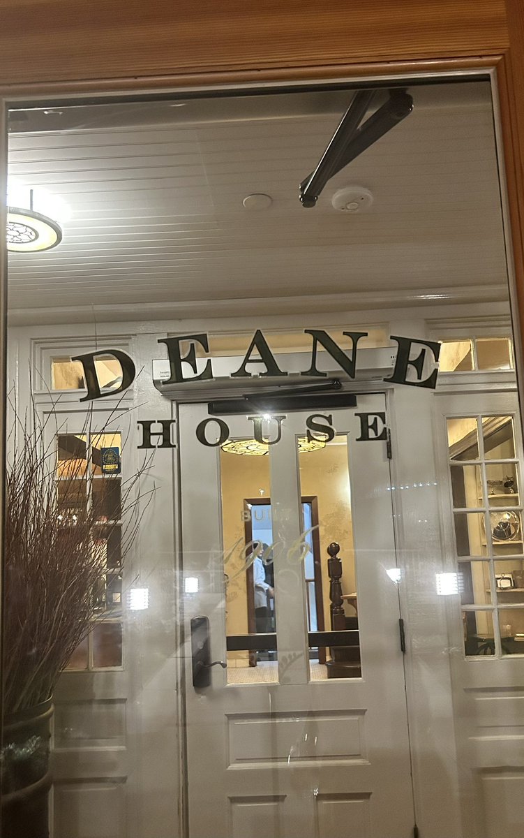 #infinitedining 
<a href="/deanehouseyyc/">Deane House Restaurant & Garden</a> 
Chef collaboration was a success with some of the best:)