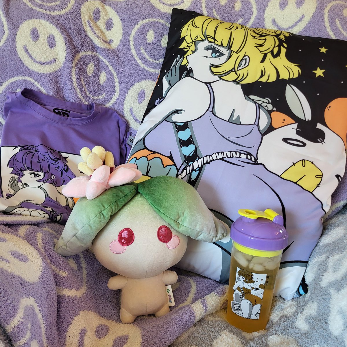 _mamavale's tweet image. Don't sleep on this!! The first Waifu Cup of Season 5 launches today! 

In honor of Pillow Talk, I got my blankies, plushie, Supps in a Cup and comfy oversized tshirt. I'm ready for a night of movies and relaxin 😴💤  #waifucups
Use code MAMAVALE for 10% off #cuzmamasaysso 💜