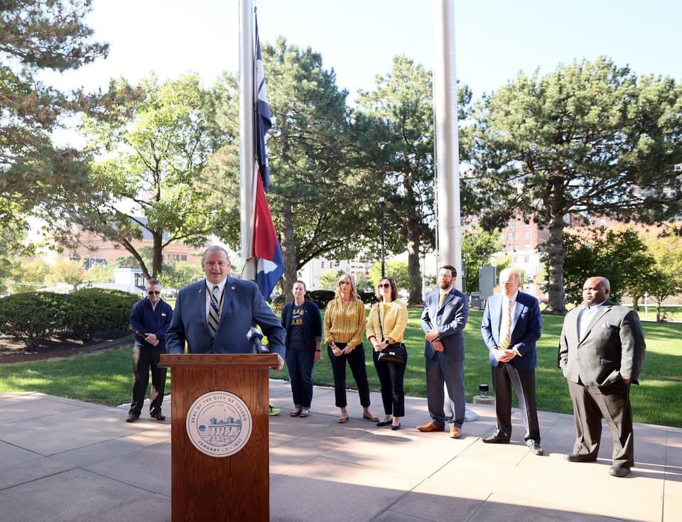 wadekaps's tweet photo. Today, I was joined by Dr. Gregory Postel, President of @UToledo , and Bryan Blair, UT's Director of Athletics, to raise the UT Flag in front of One Government Center to kick off #RocketWeek
This exciting week of events leads up to the first home football game of the season for @ToledoFB against Texas Southern at the Glass Bowl on September 9 at 3:30 p.m. 🚀
During this week, look forward to pep rallies on campus (September 6) and downtown (September 7), along with other events celebrating Toledo Athletics.
Here's to #RocketWeek, and a great home opening football game day on September 9! 🌆🏈