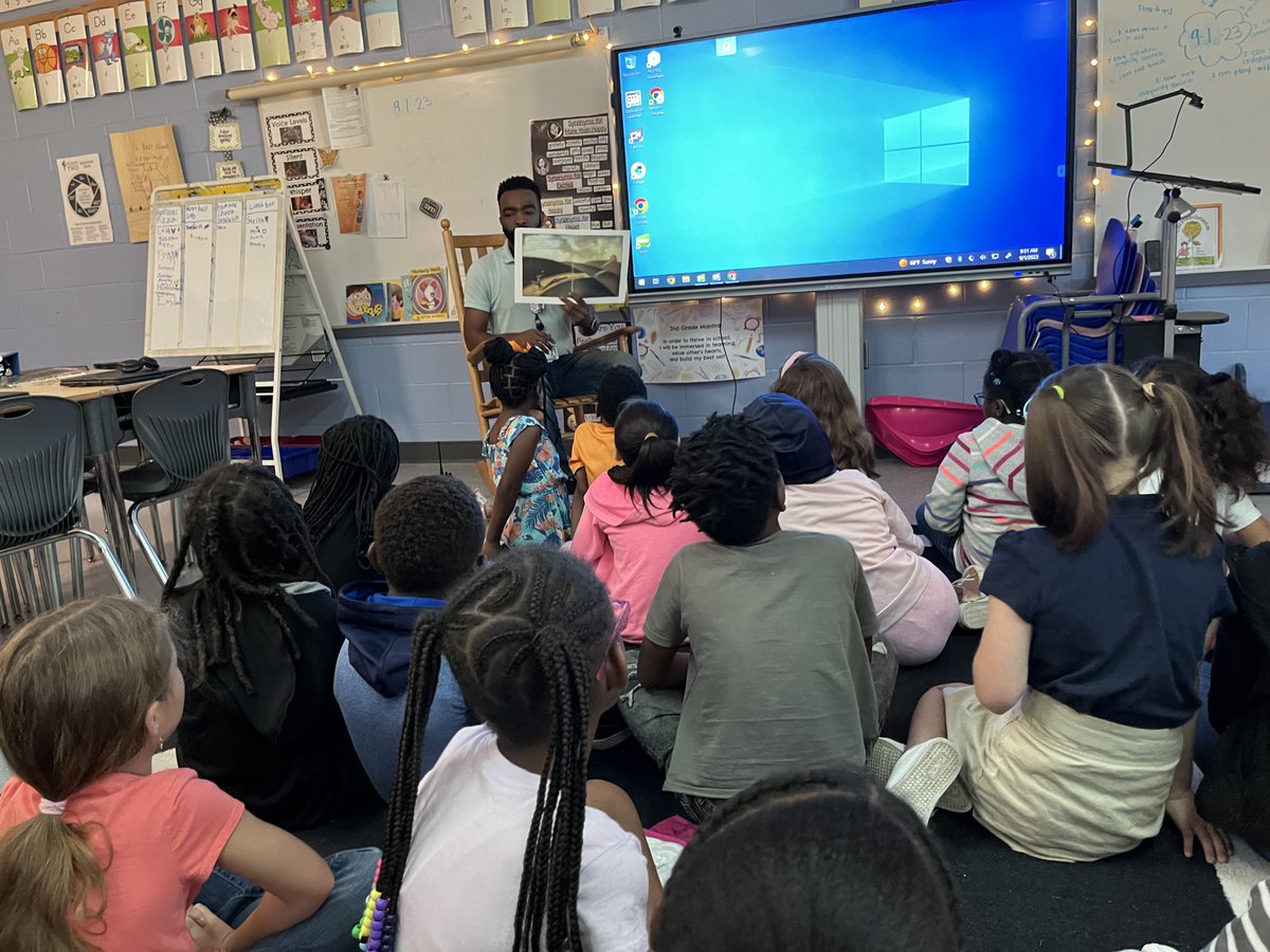 NolanNavigators's tweet photo. The book Mr. Robinson read today was the first book checked out during read to self time. We are so thankful Mr. Robinson shared his passion for reading as our Mystery Reader today.  #thisishowwedoit https://t.co/bA2P8DbvyQ